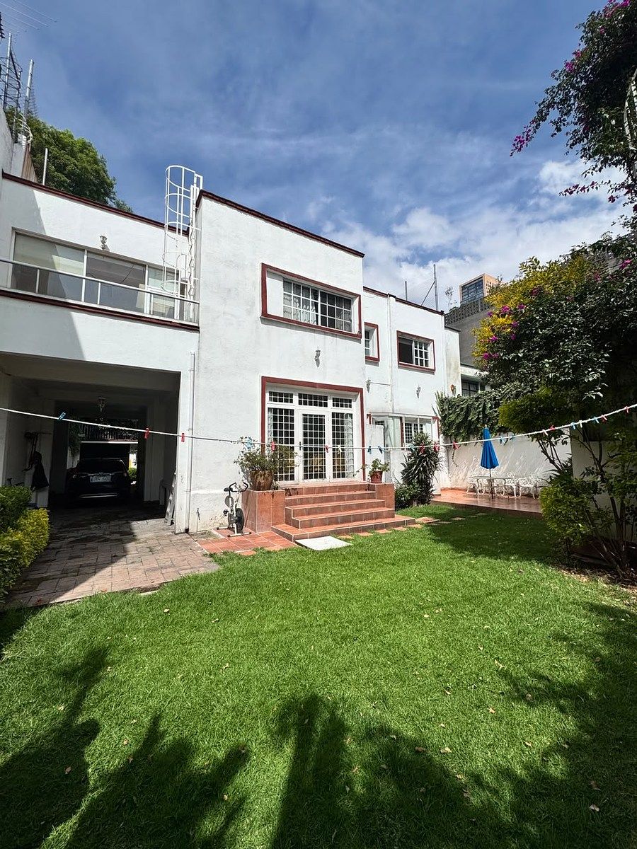 House in Polanco with potential for 8 apartments, photo 1 of 22