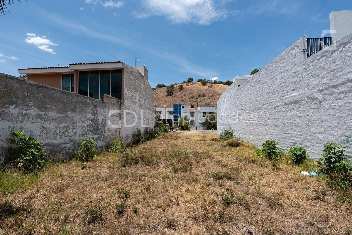 BOSQUES DE SANTA ANITA TERRENO SOBRE AVENIDA EN VENTA - foto 2