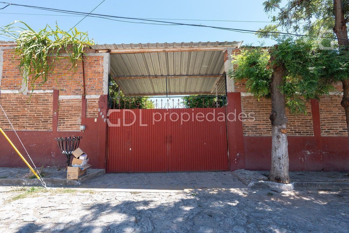 VISTA HERMOSA TERRAZA CON DOS CASAS EN VENTA - foto 3