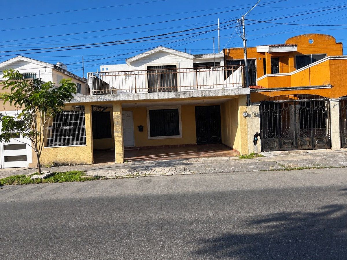 House for Sale in Merida on Francisco de Montejo Avenue - foto 1