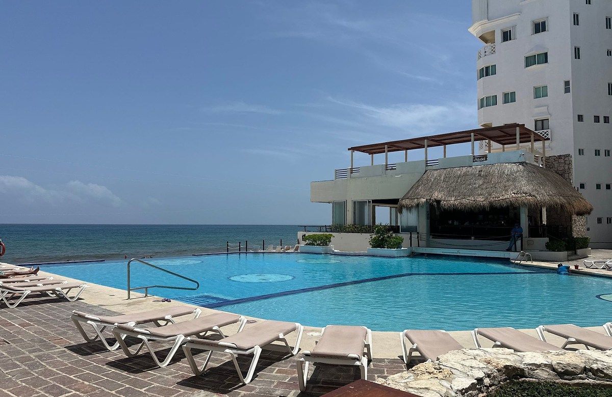 Furnished apartment facing the sea, on the beach, in Cancún Plaza, for sale - foto 3
