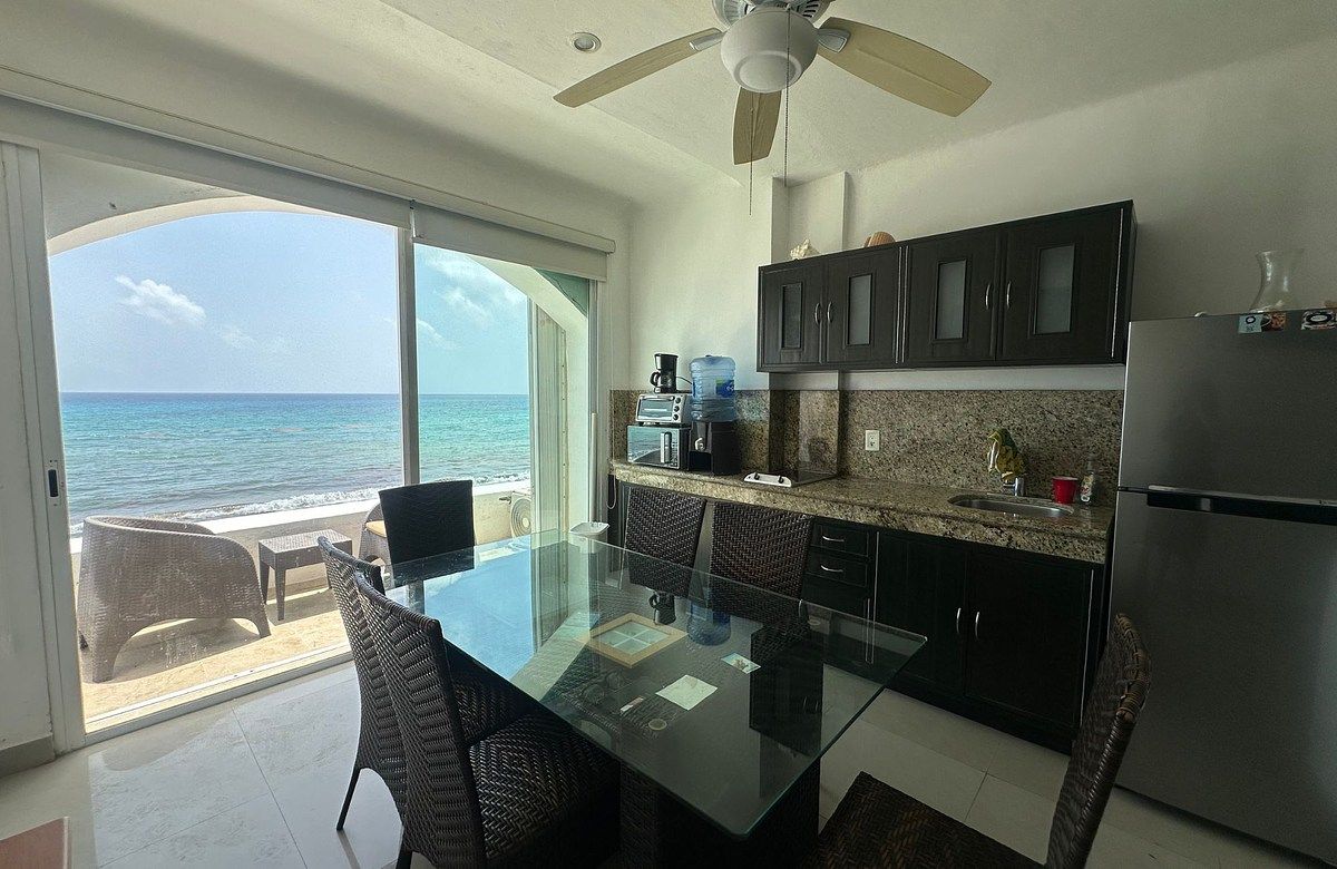 Furnished apartment facing the sea, on the beach, in Cancún Plaza, for sale - foto 4
