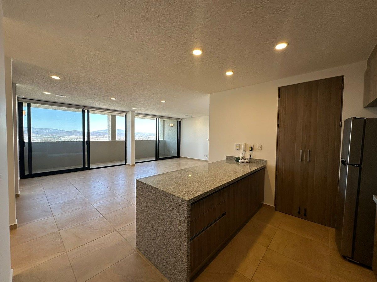 PH apartment with rooftop in Zibatá subdivision, photo 1 of 40