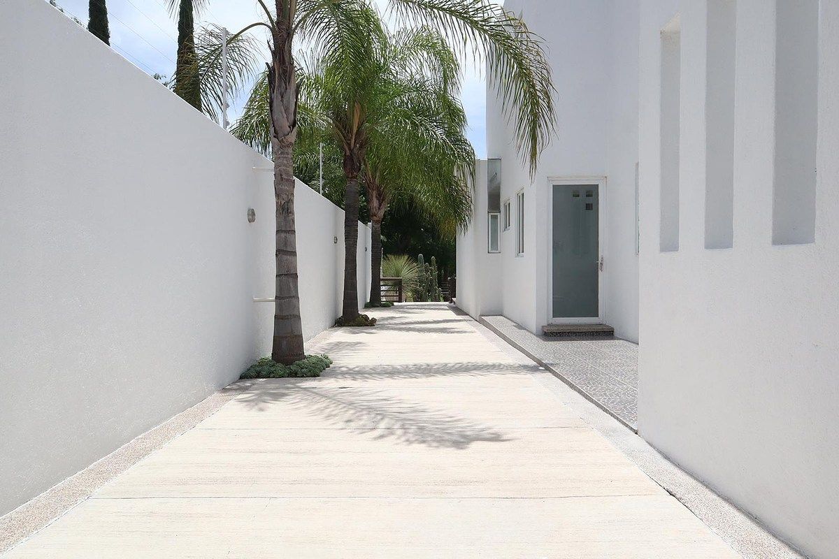 House for Sale, Villas del Meson Juriquilla Spacious Garden with Golf Course Access - foto 2