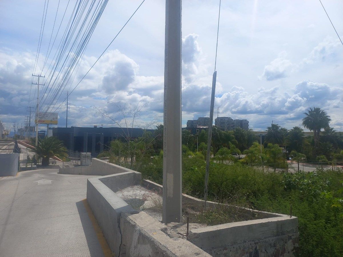 Terreno Comercial / Av. Paseo de la República, Queretaro, Qro., foto 1 de 8