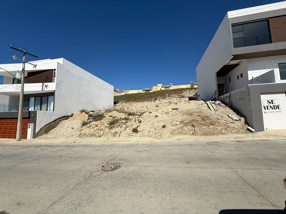 Land for sale in a private residential area in Villamar