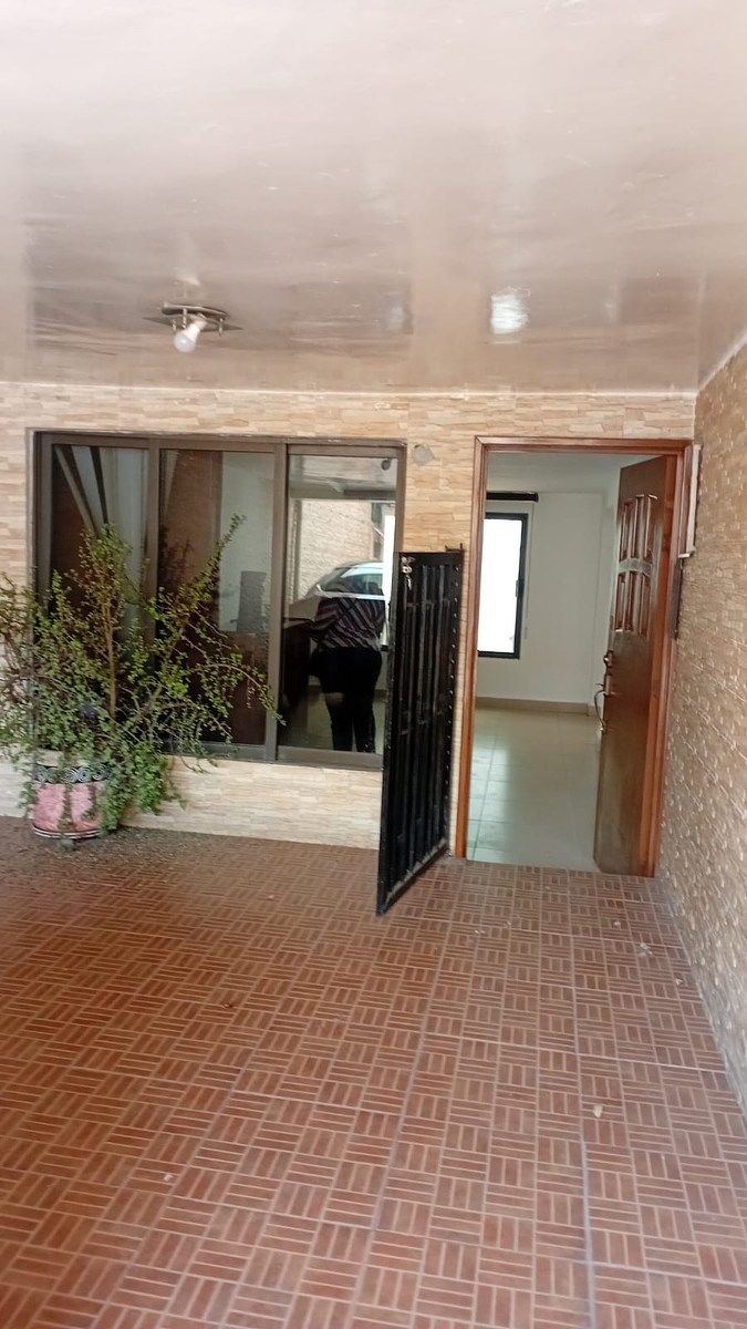 Casa en Bosques de Aragón, Nezahualcóyotl, foto 4 de 18