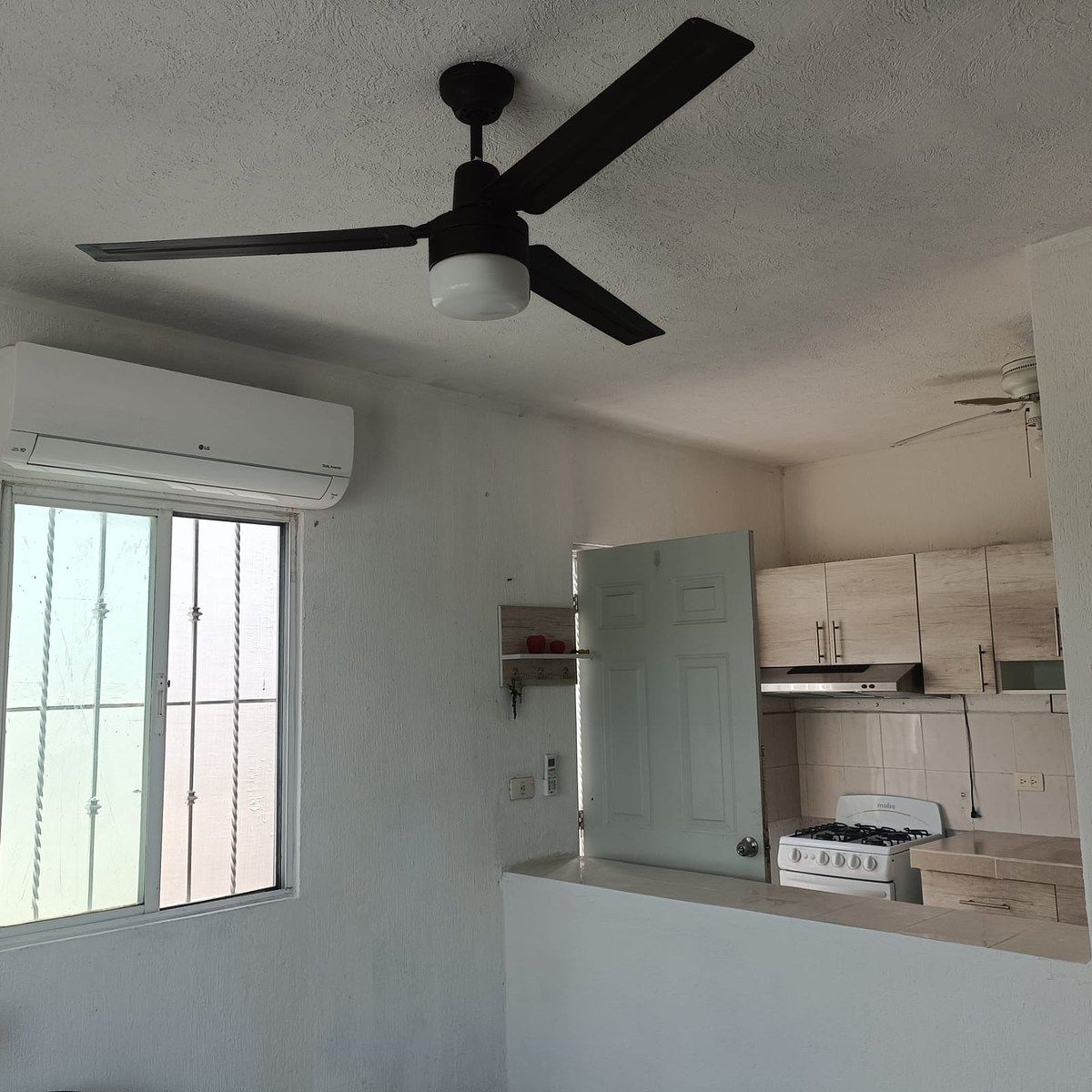 House for sale in Fracc Las Americas in front of the Aki supermarket - foto 3