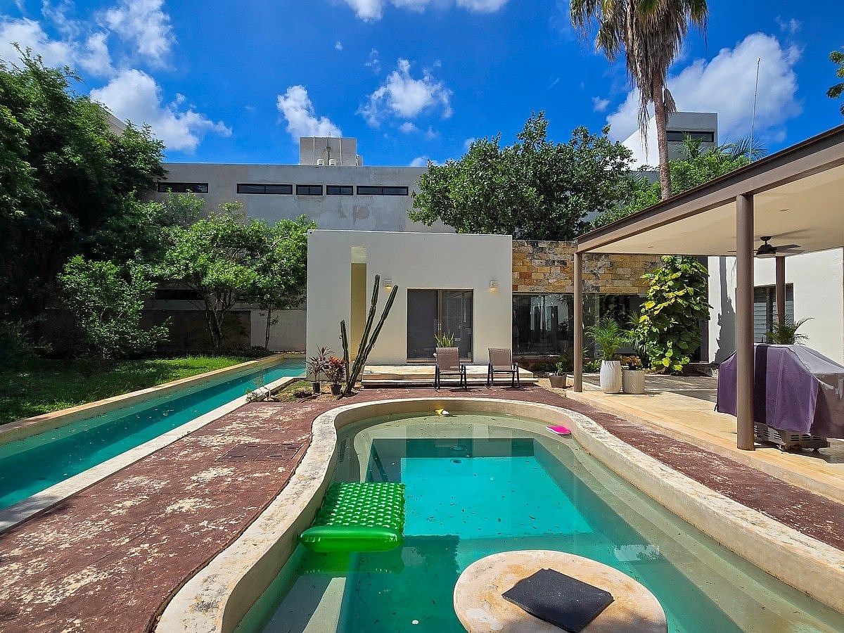 Residencia en Venta en esquina de UNA Planta con Paneles Solares, Dzityá Mérida - foto 1