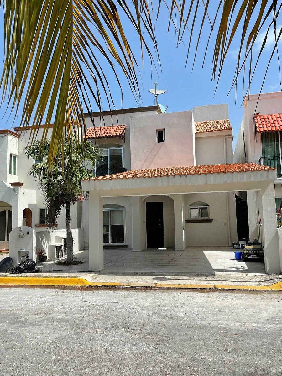 House for sale in Ciudad del Carmen, Villa Magna subdivision - foto 1
