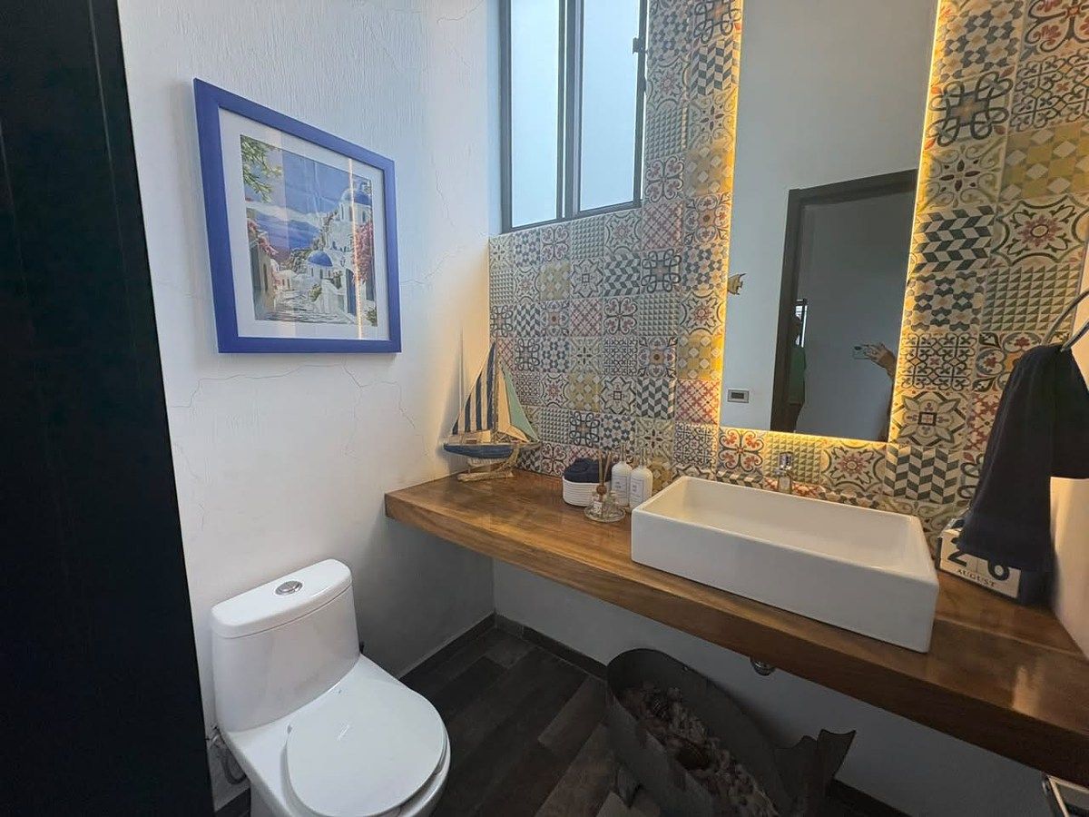House for Sale "Lomas de Santa Anita" - foto 4