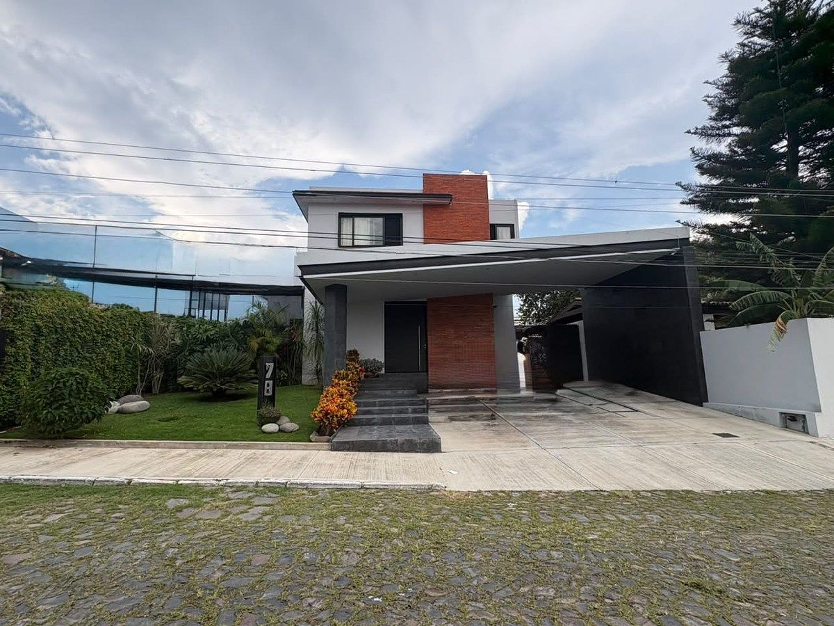 House for Sale "Lomas de Santa Anita" - foto 1