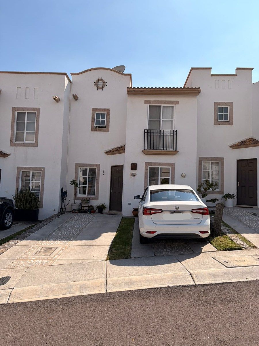 Casa à Venda El Refugio Querétaro | 3 Quartos + Jardim + Piscina, foto 1 de 13