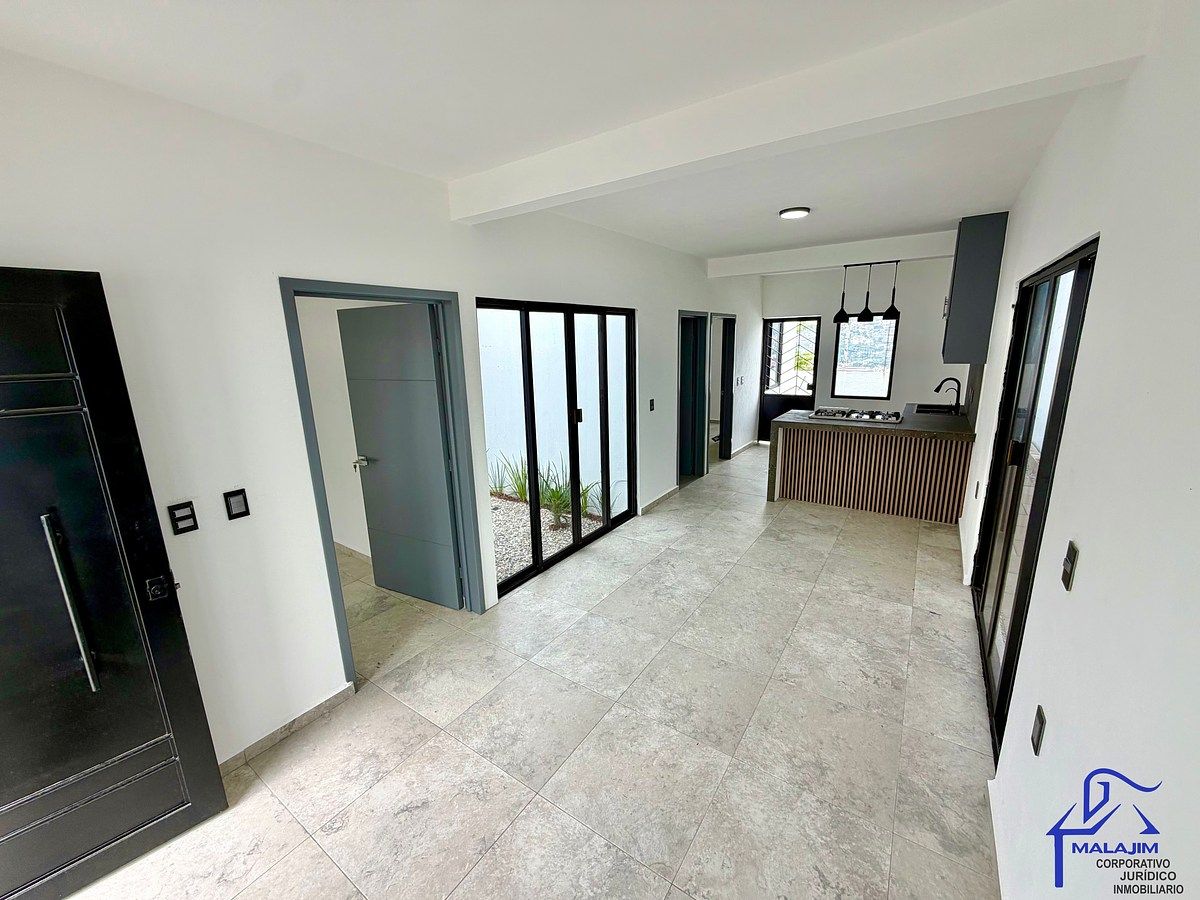 Beautiful House for Sale, Modern Finishes, 1 Level, 2 Bedrooms 1 Bathroom, South East - foto 3