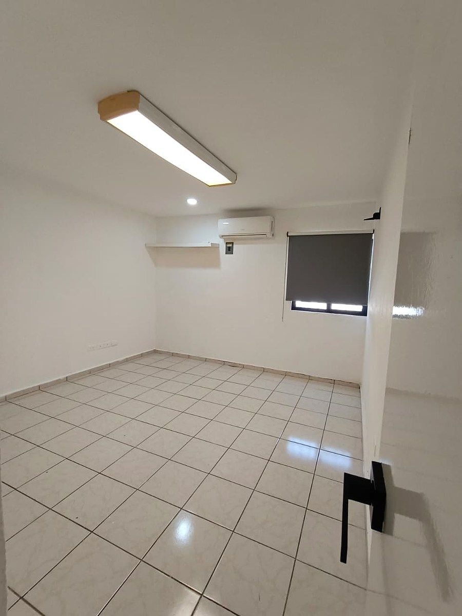Local comercial no andar superior na avenida 61 de Francisco de Montejo, foto 1 de 8