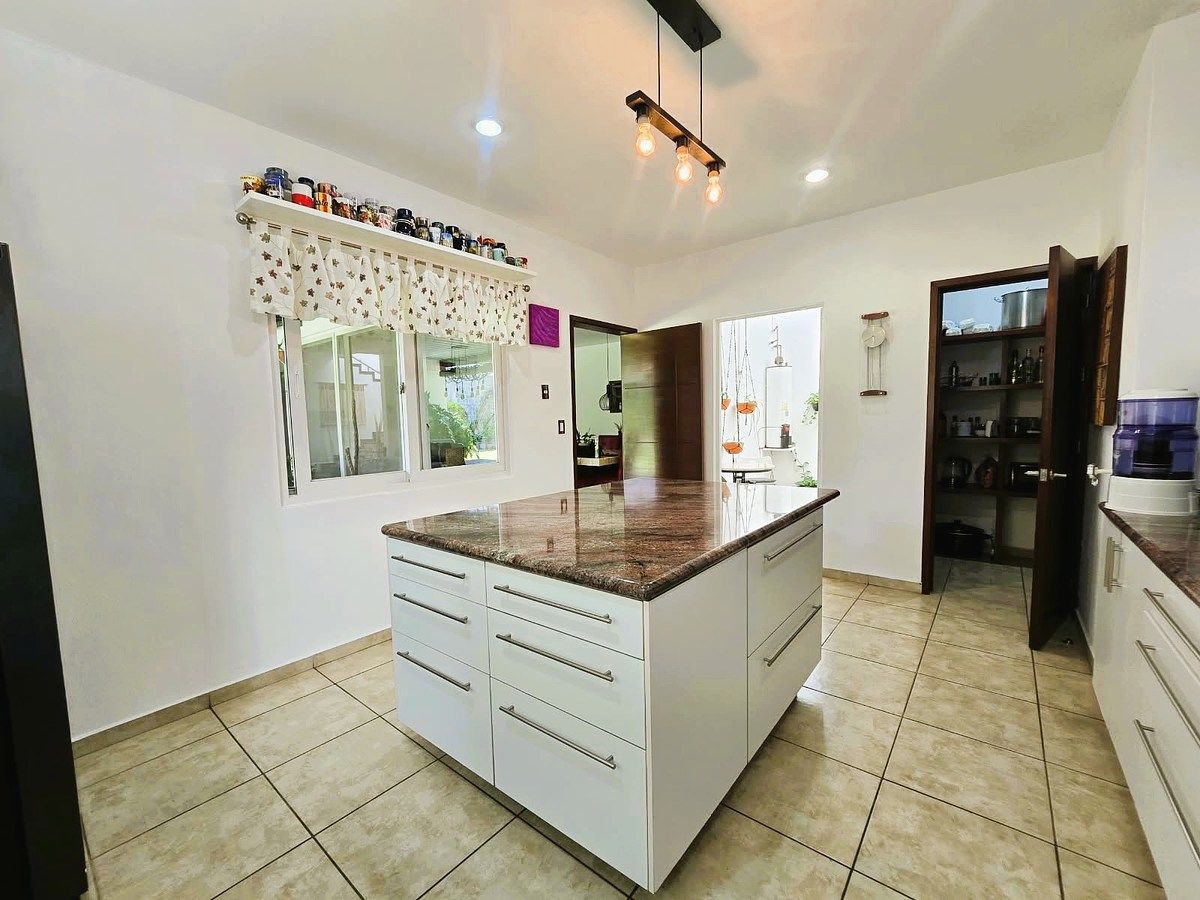 🔝Excellent property with a main house and 3 apartments in Cumbres del Lago📍 - foto 3