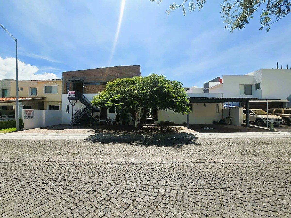 🔝Excellent property with a main house and 3 apartments in Cumbres del Lago📍 - foto 1