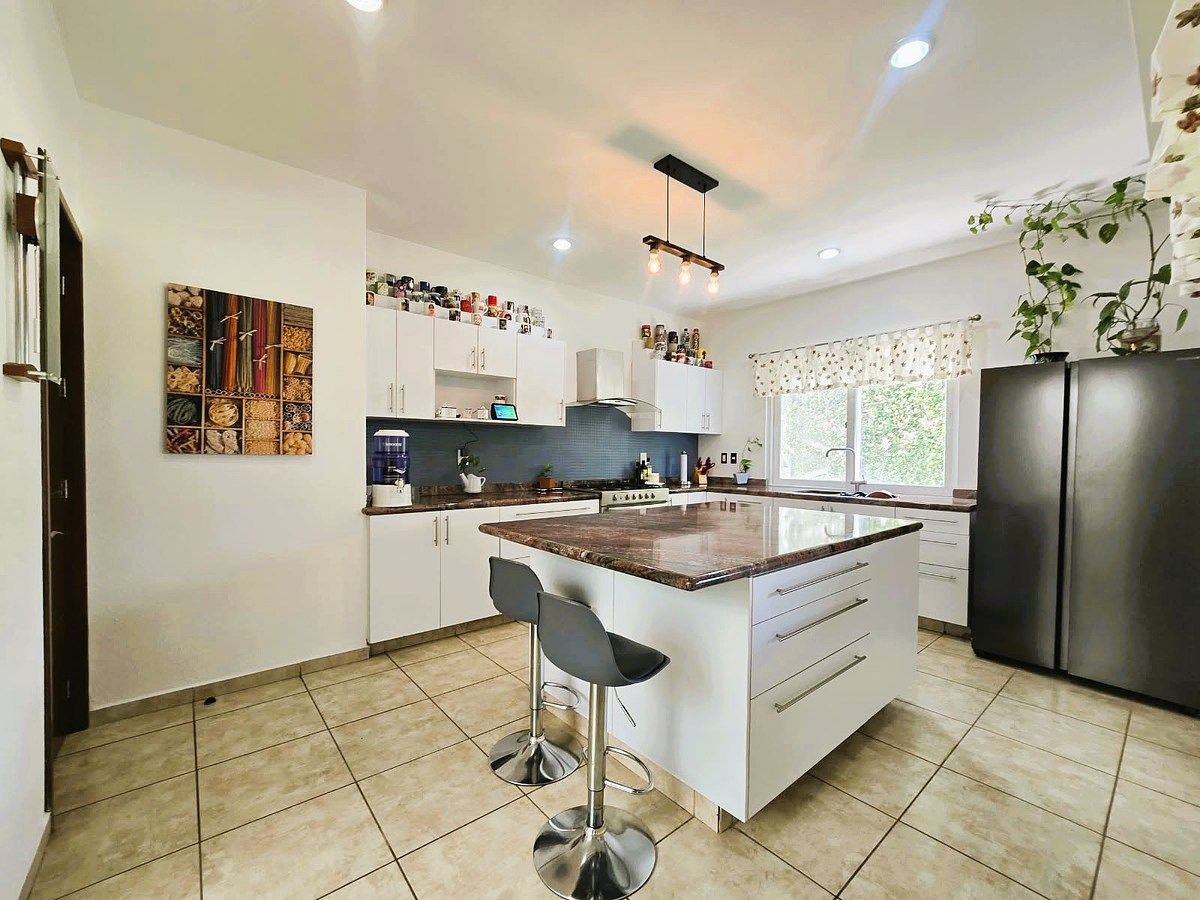 🔝Excellent property with a main house and 3 apartments in Cumbres del Lago📍 - foto 4