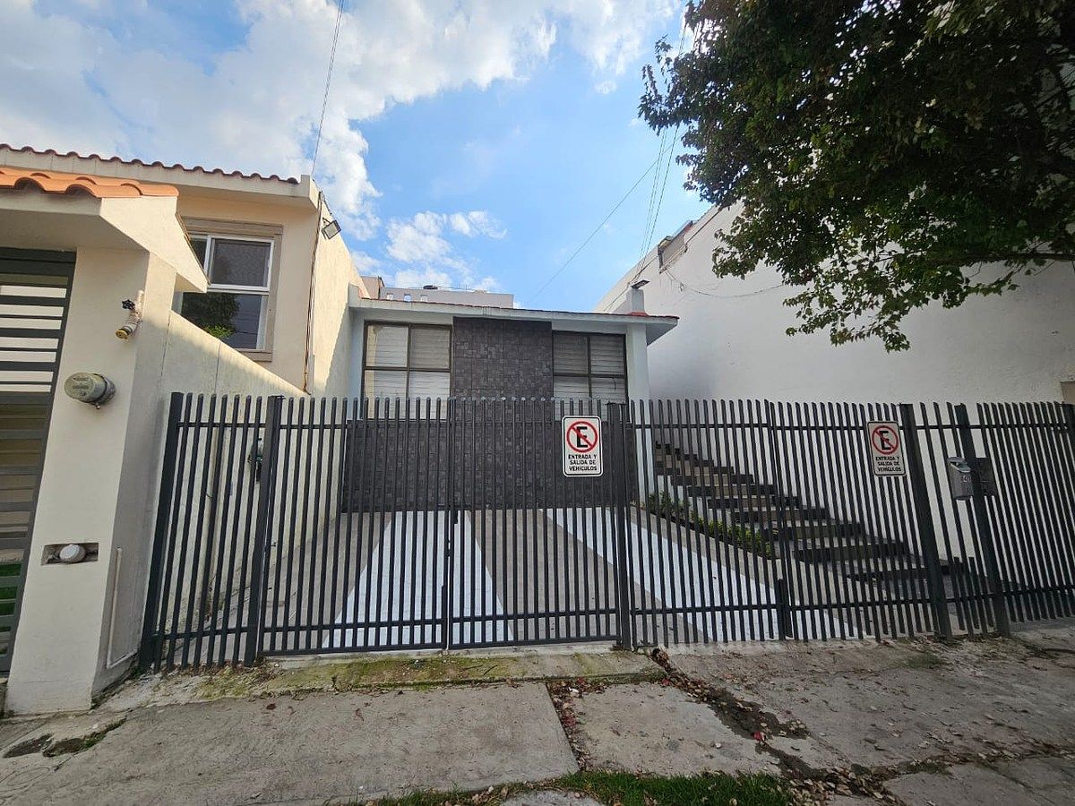 CASA DE UM ANDAR PARA ALUGUEL: JARDINS DE SATÉLITE, NAUCALPAN, ESTADO DO MÉXICO, foto 1 de 29