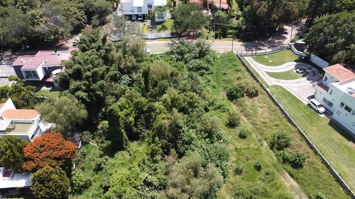 Terreno en Venta en el Exclusivo Condominio las Cañadas - foto 1