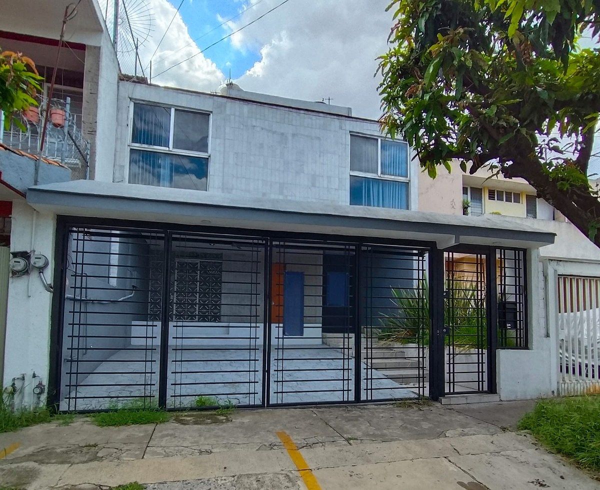 Casa en Venta Ayuntamiento cerca de Glorieta Colón, foto 1 de 19
