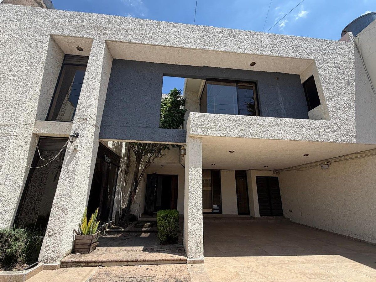 Casa en Jardines del Bosque Centro, Guadalajara, foto 3 de 21