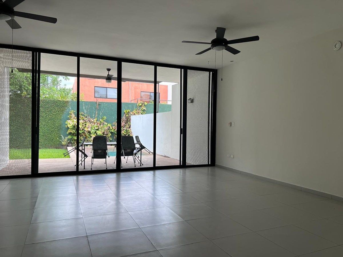 CASA EN VENTA EN MERIDA YUCATAN EN PRIVADA PARQUE CENTRAL CHOLUL - foto 3