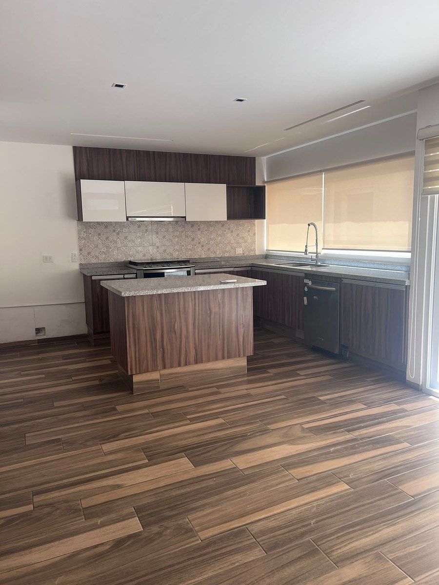 Casa en Venta en Zibata con recamara en PB - foto 1