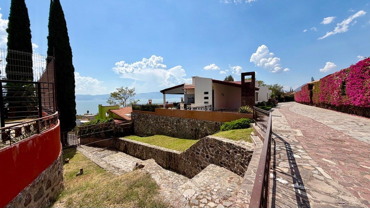 House in Gated Community in San Juan Cosala, Jocotepec, photo 4 of 47