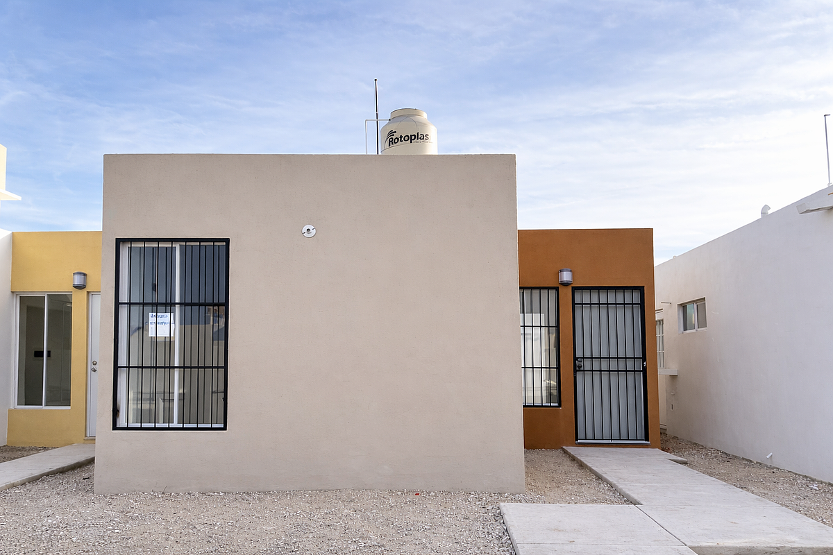 Casa sobre avenida en Sian Ka’an V | Ideal para vivir o invertir desde el día 1 - foto 1