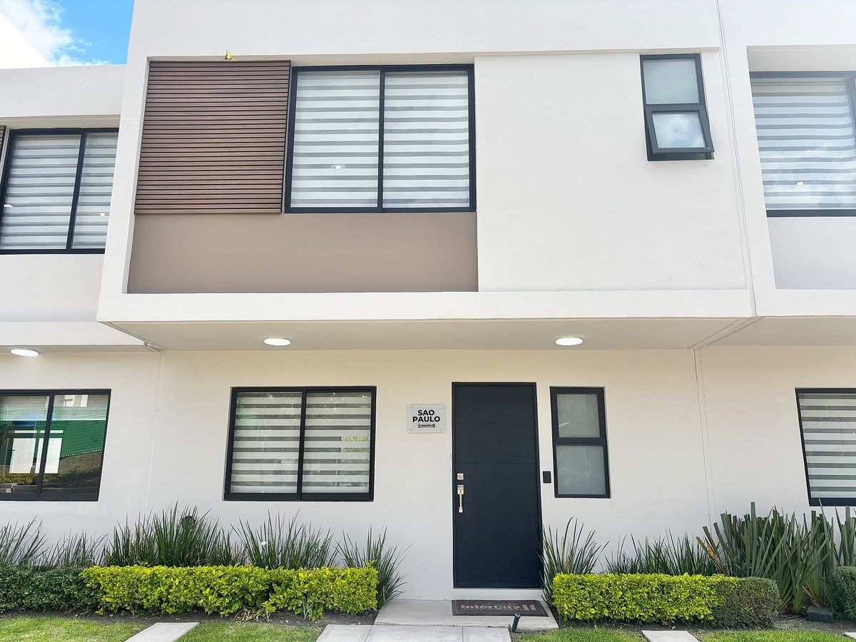Sale house Intercity, photo 1 of 13