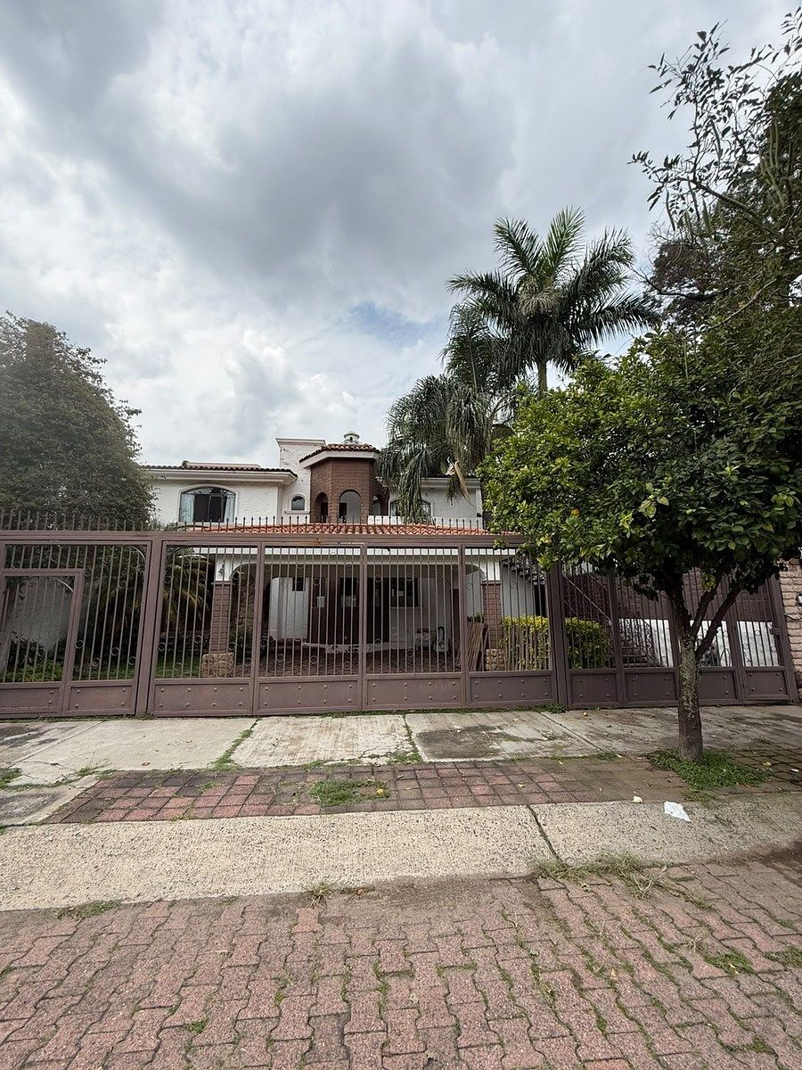 Se Vende Casa en Bugambilias Primera Sección - foto 2