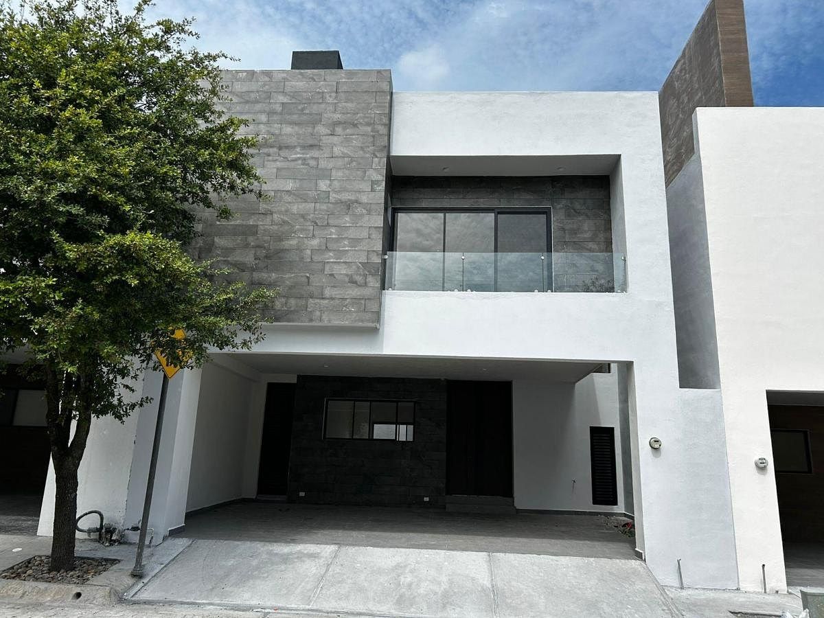 CASA NOVA | 4 QUARTOS | 3 NÍVEIS | EM PORTO CUMBRES, GARCÍA, foto 1 de 20