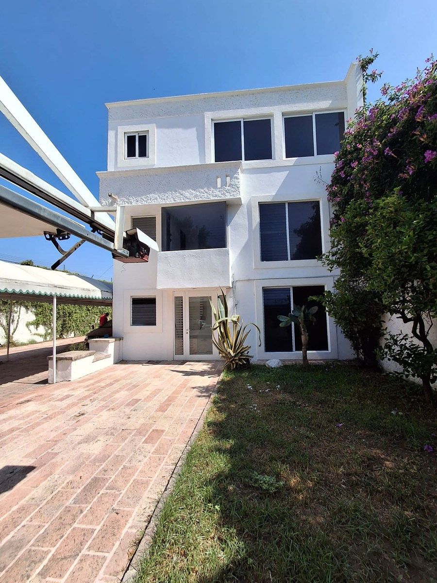 Casa con uso de suelo en Prados del Mirador, Querétaro, foto 2 de 35