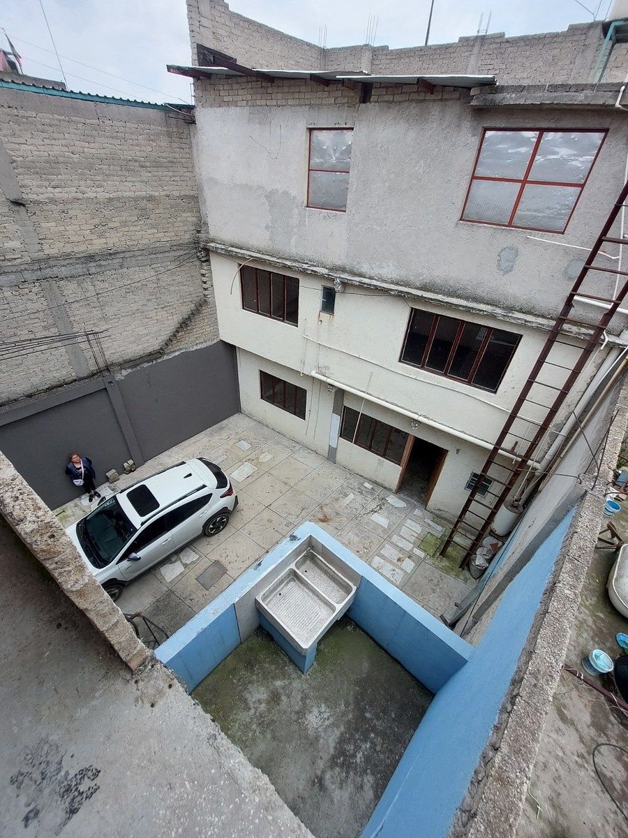 Casa en Venta con Dos Viviendas Independientes en Los Cuartos, Naucalpan - foto 3