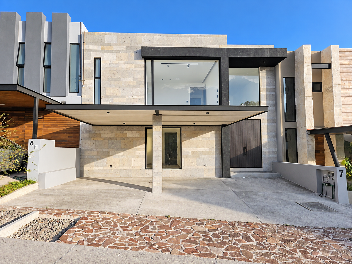 Casa en venta en Altozano, Querétaro Recamara en PB, foto 1 de 26