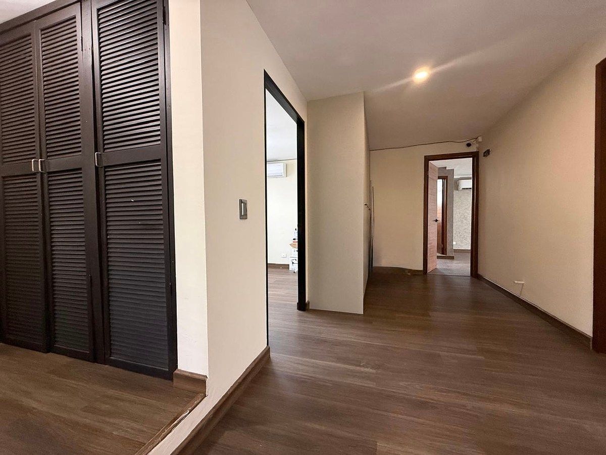 House in Las Cumbres 3 Sector, Monterrey, photo 9 of 14