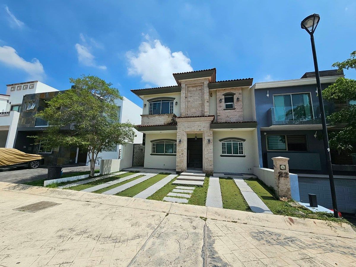 Casa em Residencial Provenza, Tlajomulco de Zúñiga, foto 2 de 42