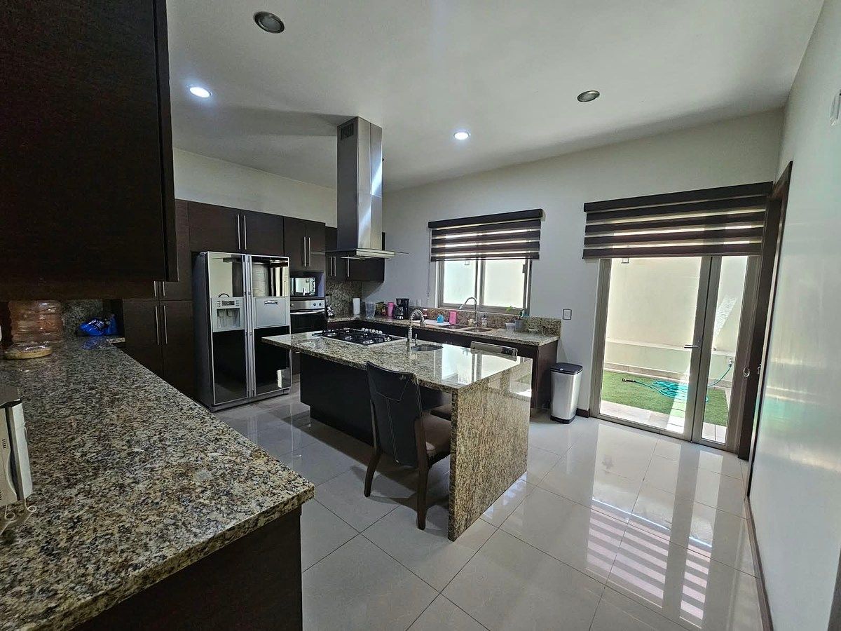 Casa em Residencial Provenza, Tlajomulco de Zúñiga, foto 7 de 42