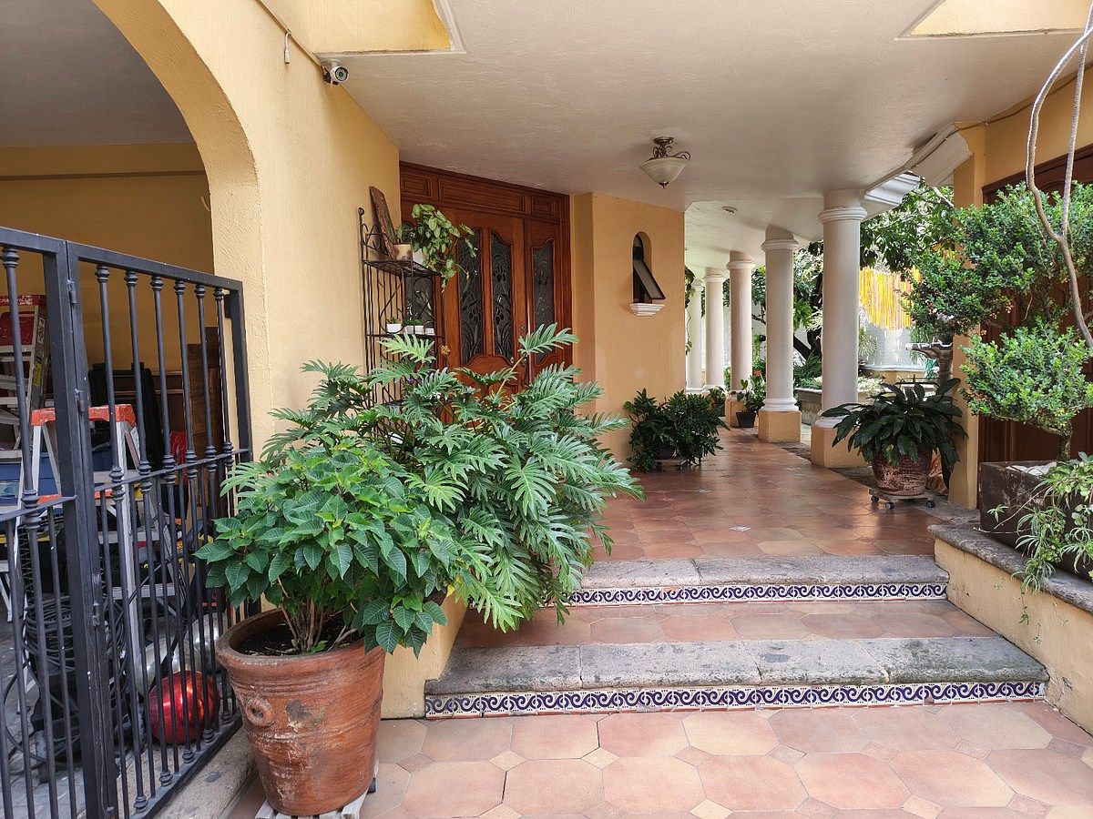 Residencia 4 Récamaras en Bugambilias 1ª Sección, Zapopan $14,500,000 - foto 2