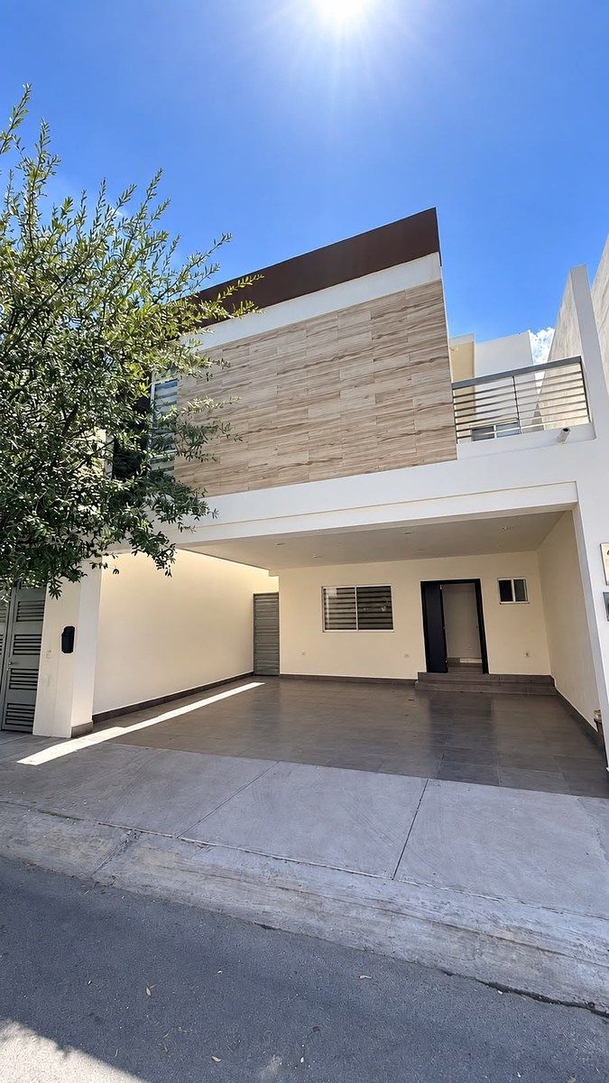 Casa en Renta con Excelente Ubicación en Puerta de Hierro, foto 1 de 31