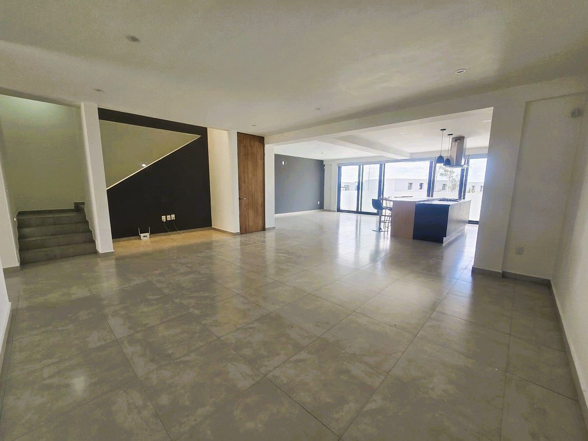 AMPLIA CASA EN VENTA EN CONDOMINIO ZENIT, ALTOS JURIQUILLA - foto 4