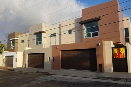 VENTA CASA NUEVA ZONA DORADA (ERMITA)