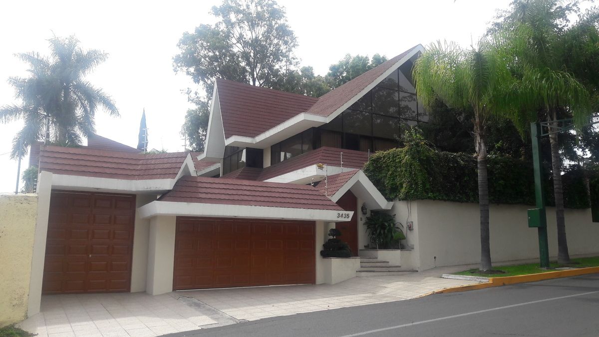 1 of 47: FACHADA