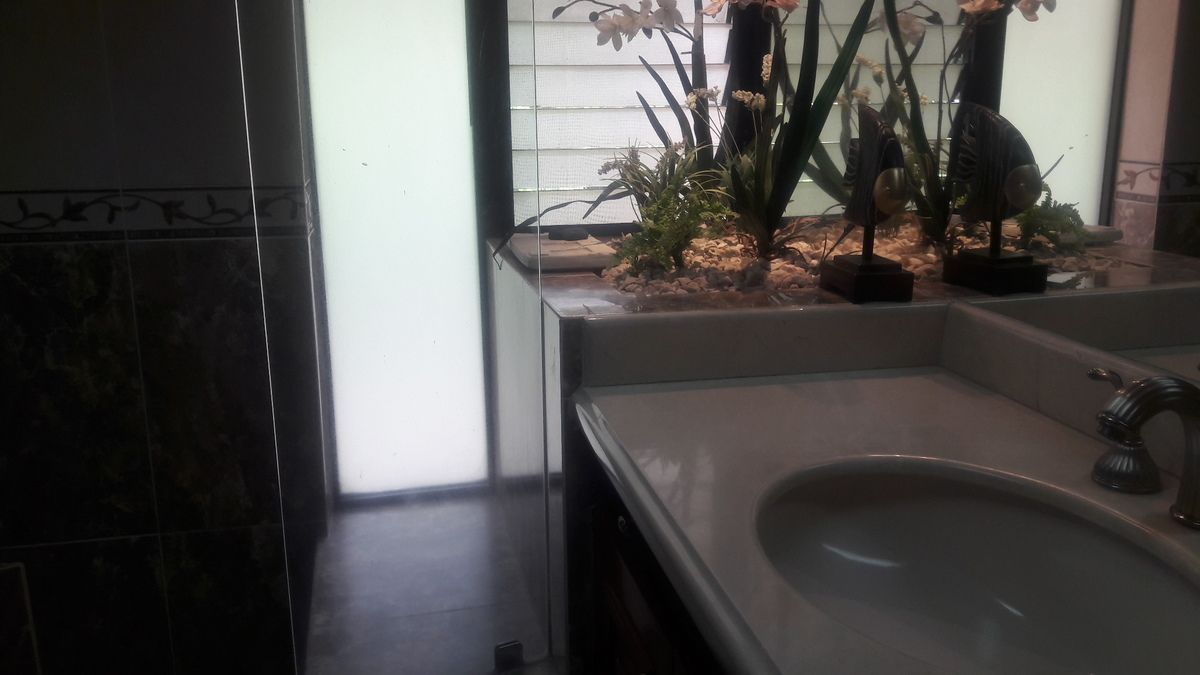 34 of 47: BAÑOS
