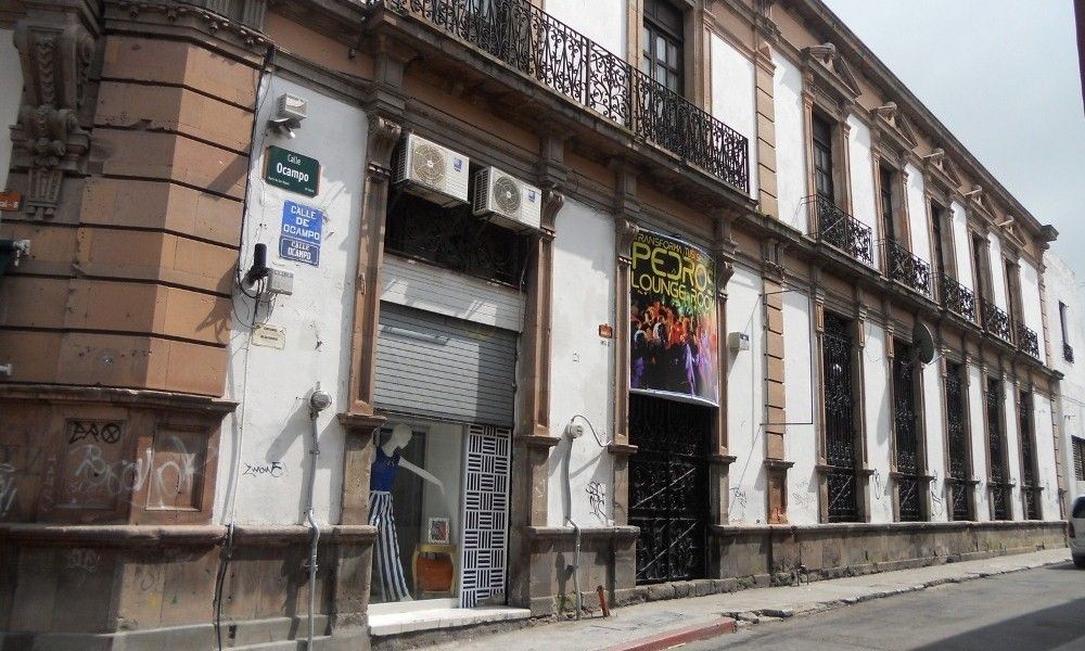 3 de 4: mas de fachada 