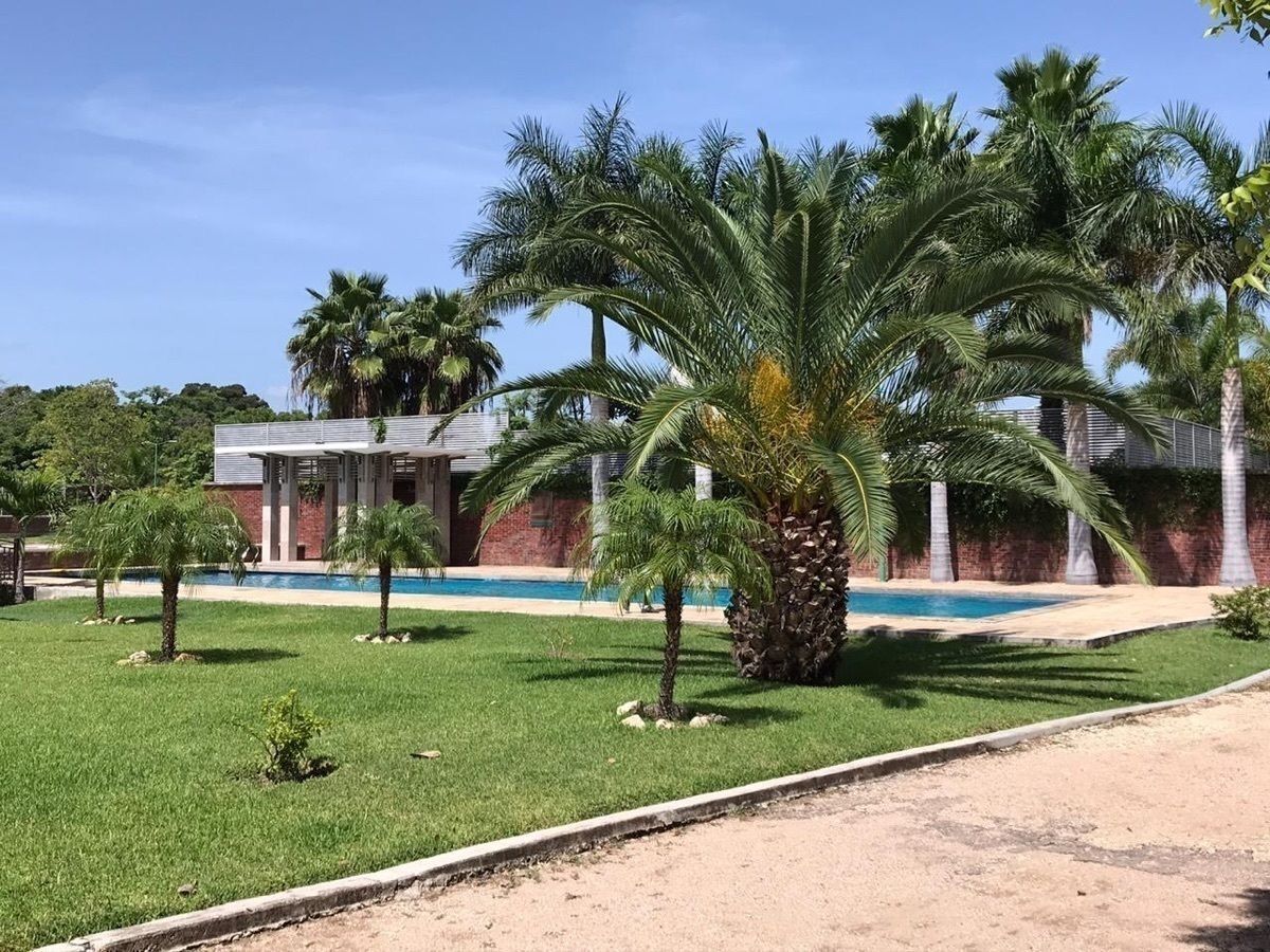 5 de 19: Se vende Terreno en San Patricio área común jardin