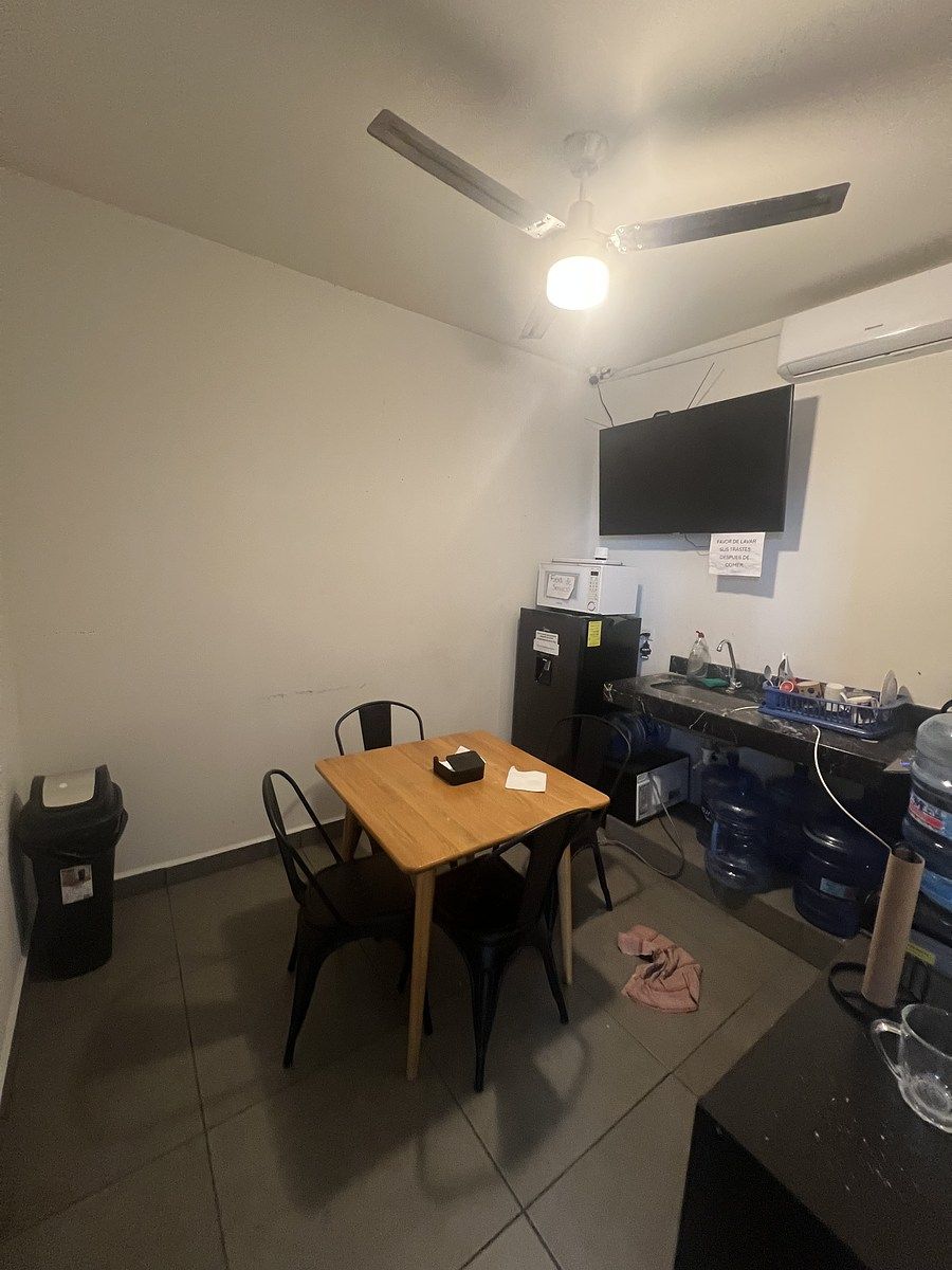 13 de 19: Área de cocina del local