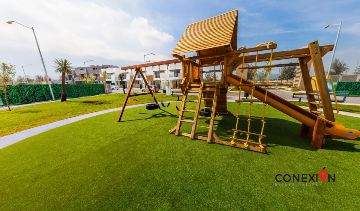 17 de 17: Áreas verdes con juegos al aire libre para niños