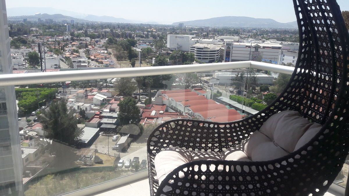 20 of 48: mueble de balcon